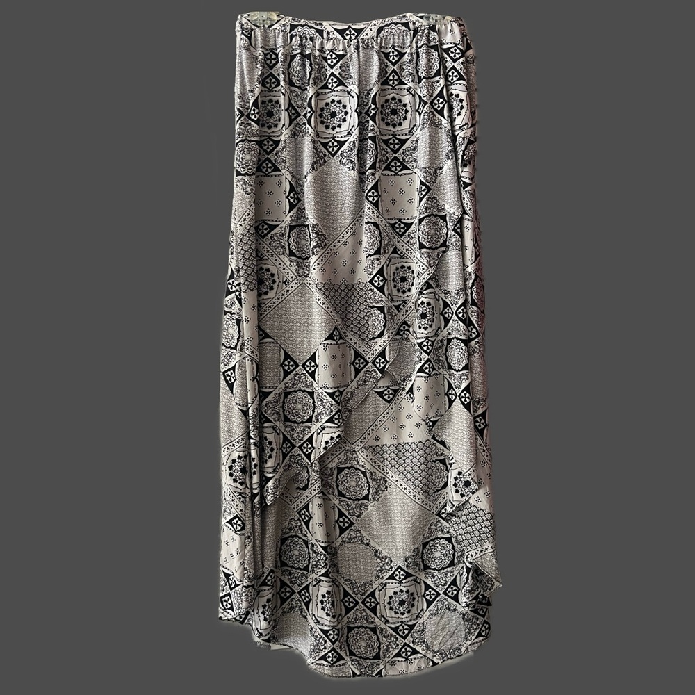 Joie Elegant Black and White Patterned Skirt